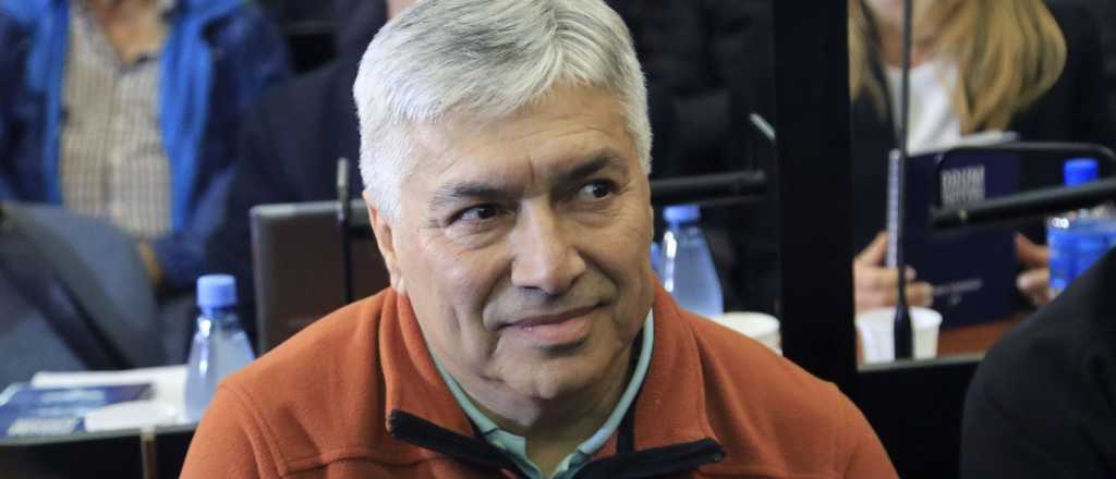 L&aacute;zaro B&aacute;ez tendr&aacute; que pagar hasta el &uacute;ltimo d&oacute;lar "blue" para salir