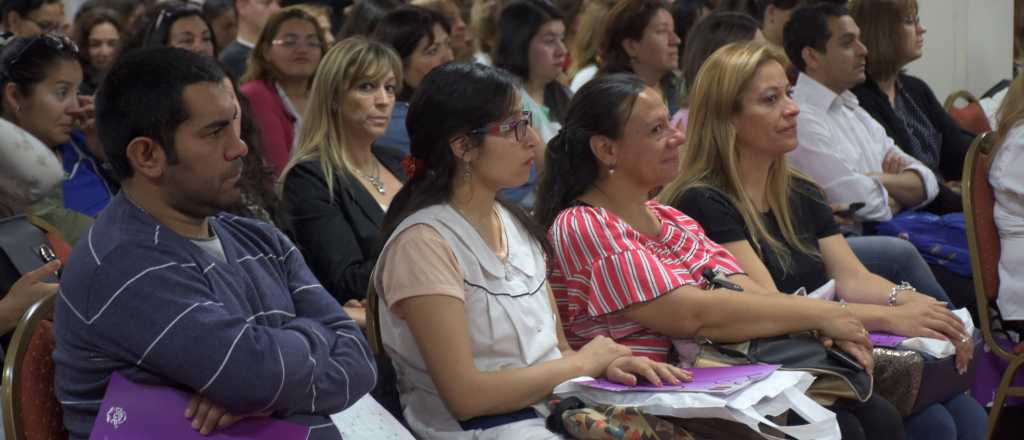 Docentes suplentes cobrar&aacute;n el medio aguinaldo este viernes 