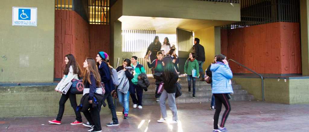 Nuevas vacantes para ingresar a colegios de la UNCuyo: segundo listado