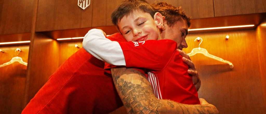 El gran gesto de Griezmann, Simeone y el Atlético con un nene argentino