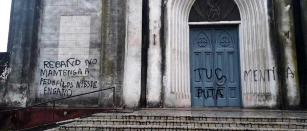Tres iglesias de Rosario fueron atacadas