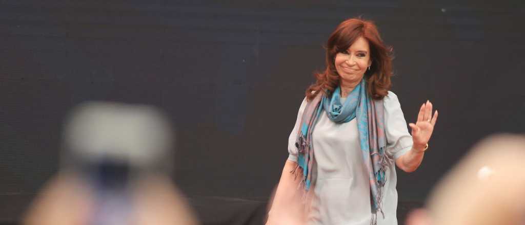 CFK lanzó críticas al gobierno de Macri en la contracumbre