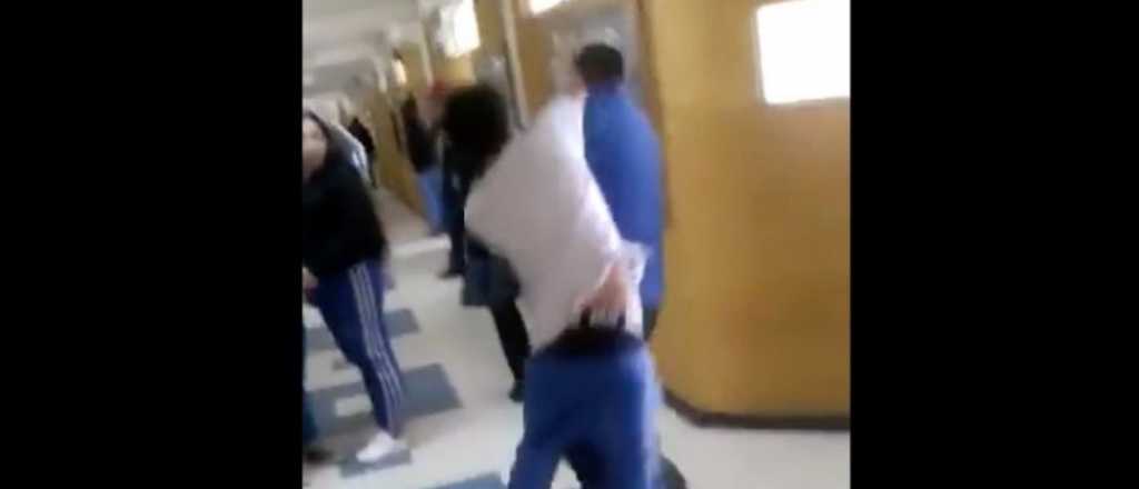 Un alumno golpeó a un profesor por no dejar salir a sus amigos antes al recreo