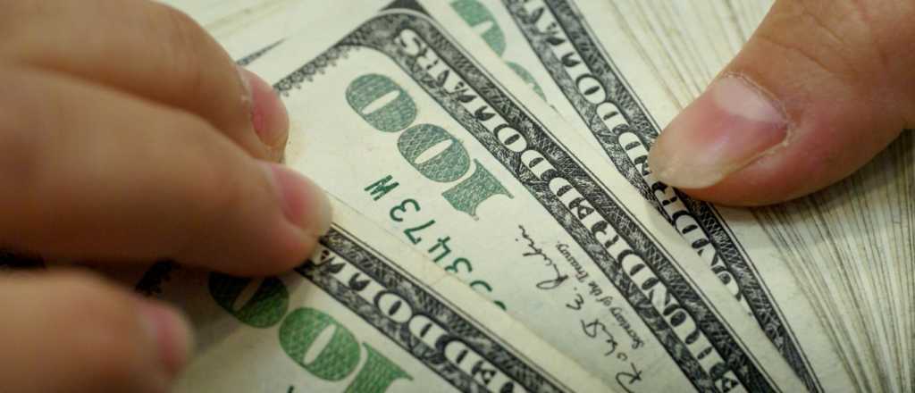 Dólar hoy: abre a $58,50 en el Nación y el riesgo país está en los 2.140 puntos