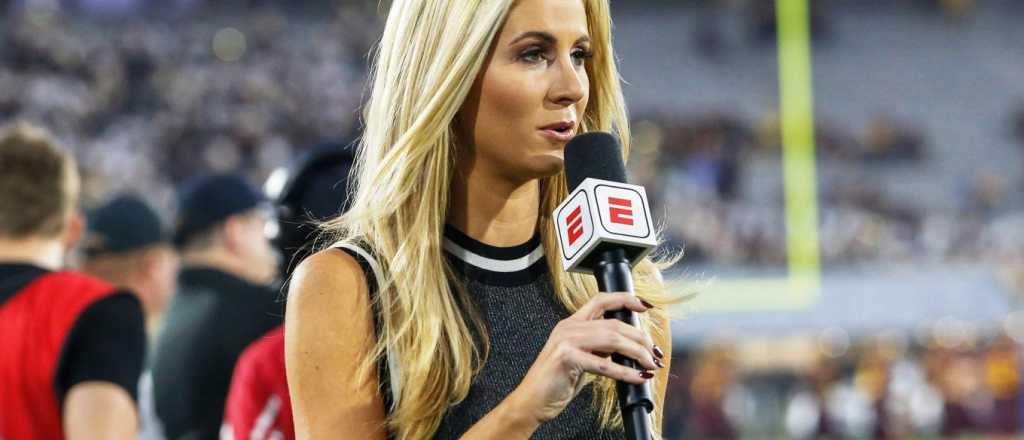 Video: una periodista fue "tacleada" durante un partido de f&uacute;tbol americano