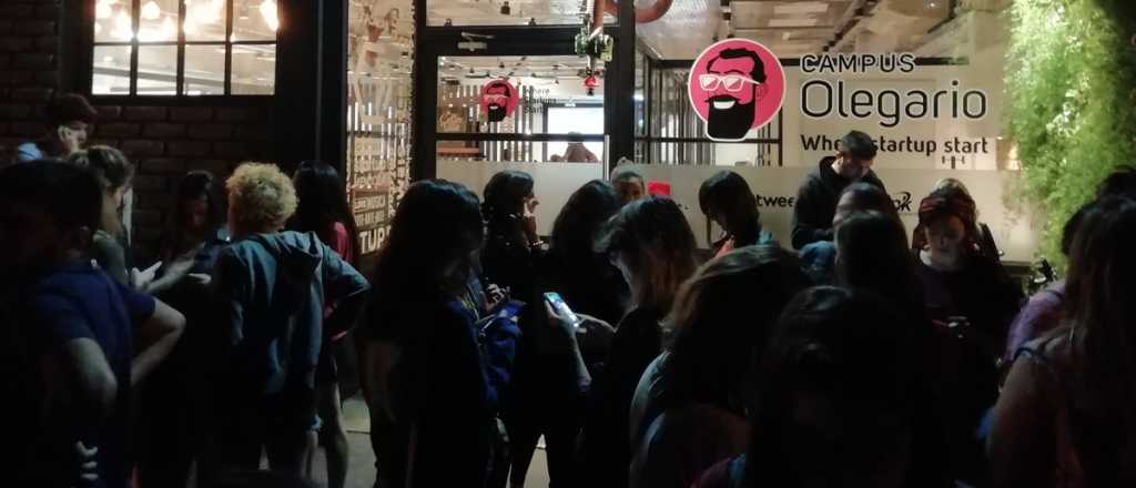 Cortaron el micr&oacute;fono de una charla pautada porque el lugar es "apol&iacute;tico"