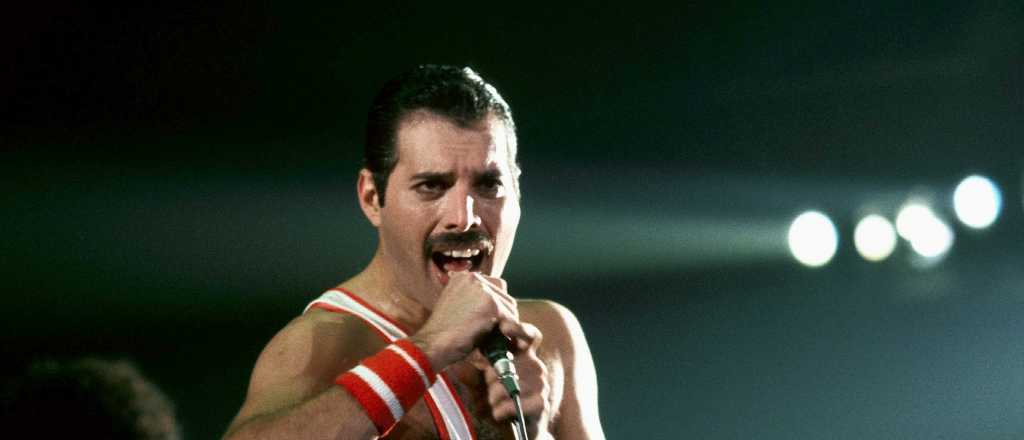 Hace 27 años, un día antes de morir, Freddie Mercury confesaba su enfermedad