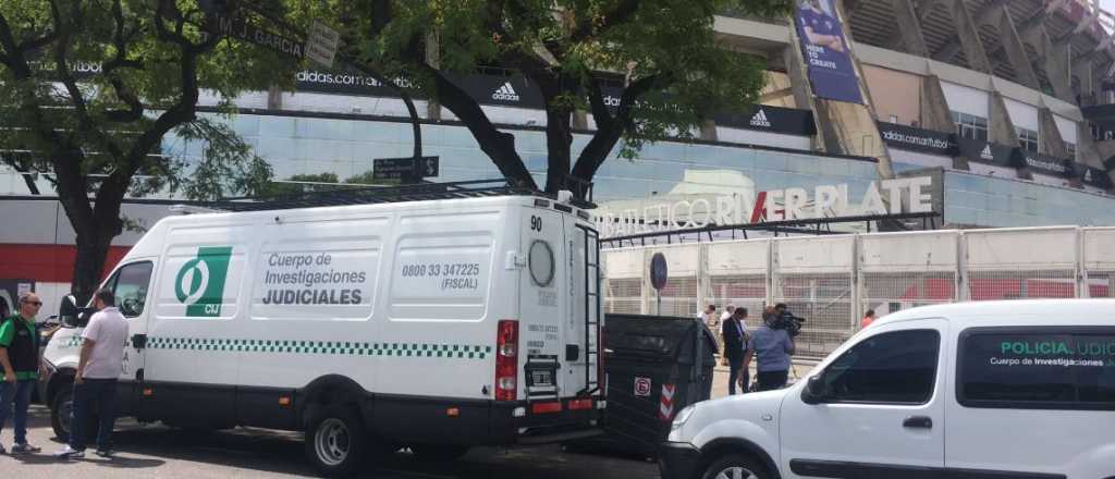 Allanaron el Monumental por el secuestro de las entradas