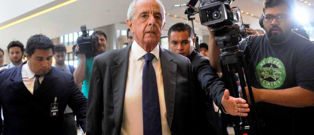 De D'Onofrio a Angelici: "Ven&iacute; a jugar y cumpl&iacute; con tu palabra"