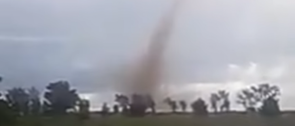 Video: un mini tornado alertó a San Luis
