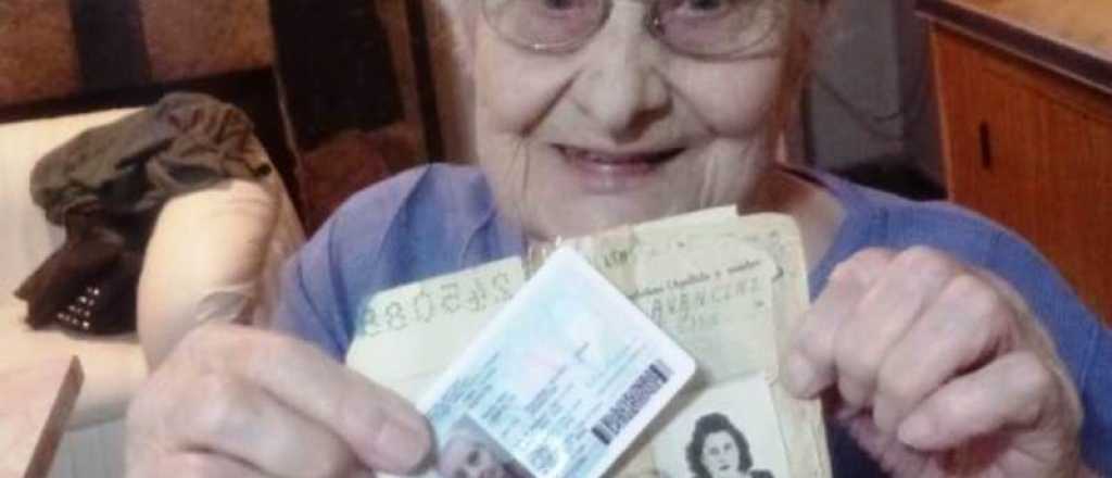 Una abuela mendocina obtuvo su primer DNI a los 93 años