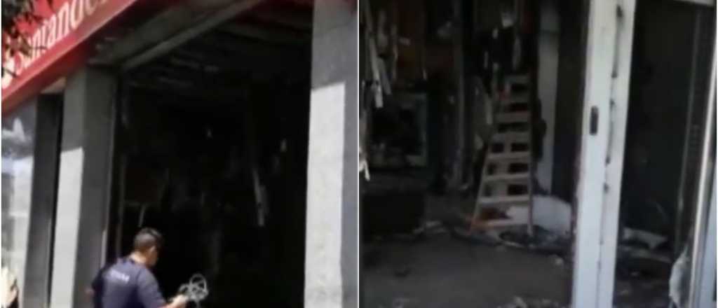 Video: un grupo de encapuchados incendió un banco en Capital Federal