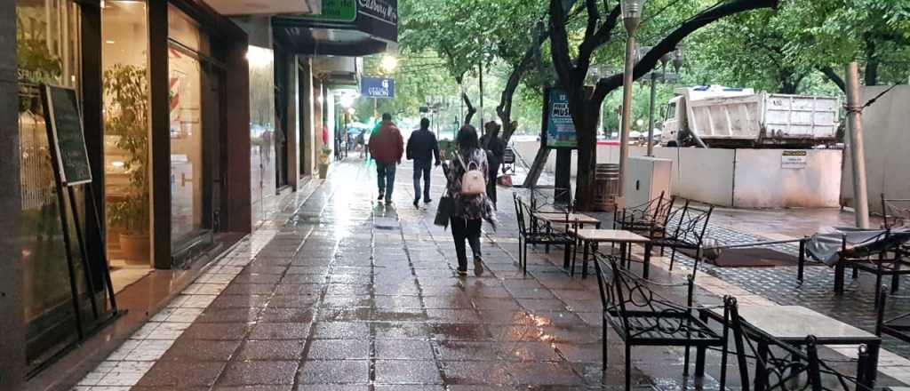 El tiempo en Mendoza: cambio de año pasado por agua y caluroso