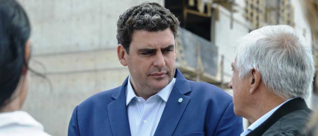 Kerchner: "Hacen sufrir quienes no se arrodillan ante el poder mon&aacute;rquico"