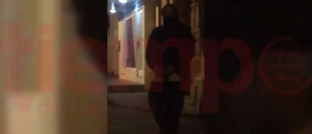 Un hombre fue filmado a la salida de un boliche masturbándose, en San Luis