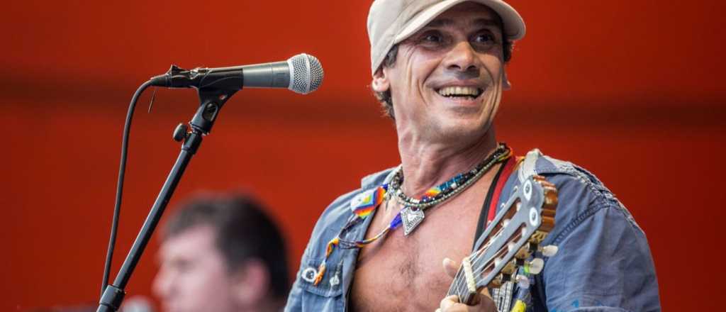 Manu Chao le cantó a los hinchas de Boca y River con un gran mensaje