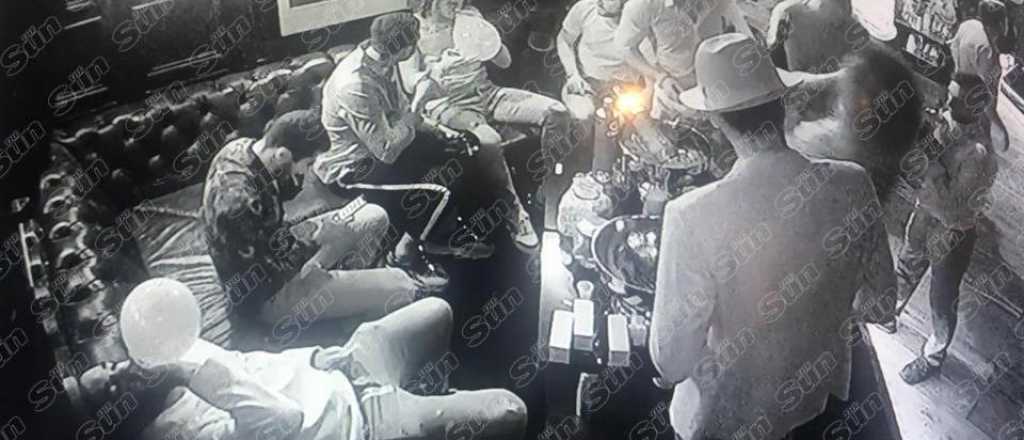 Video: jugadores del Arsenal inhalan "la droga de la risa"