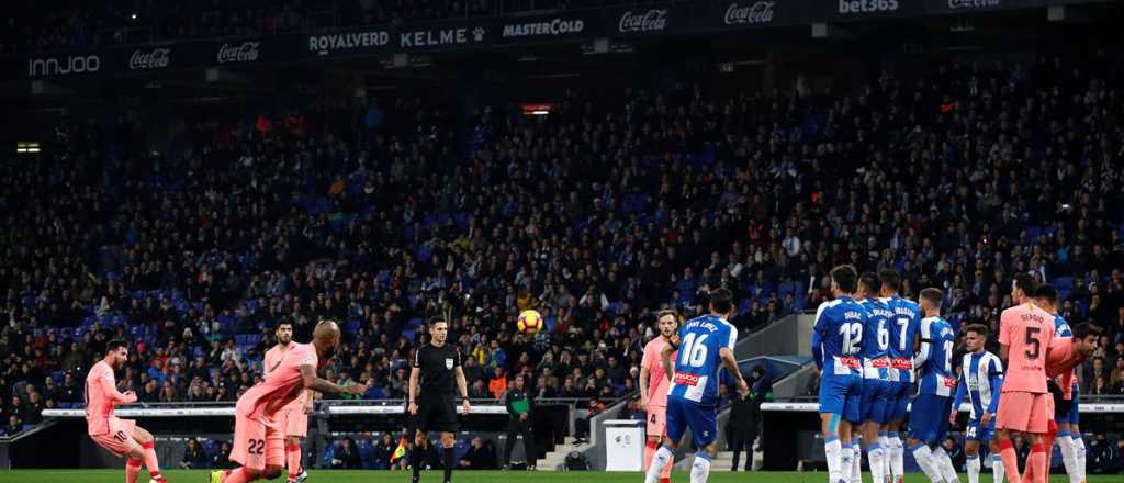 Barcelona gole&oacute; en el cl&aacute;sico con dos obras magistrales de Messi
