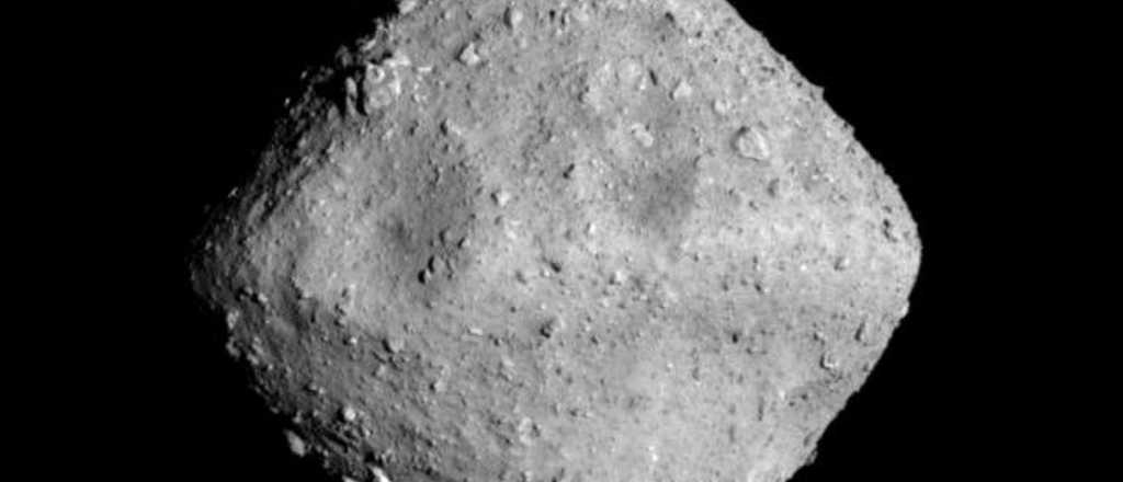 Descubrieron agua en el asteroide Bennu: buscan claves del origen de la vida 