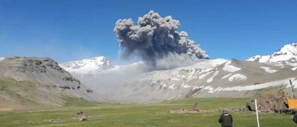 Las cenizas del volcán Peteroa comienzan a llegar a la ciudad de Malargüe