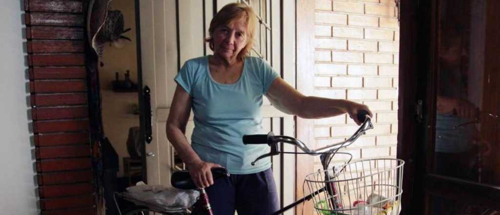 Marcha atrás con la multa a la jubilada que iba en bici sin casco