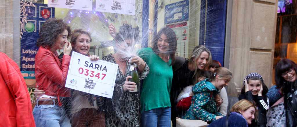 Dos argentinas ganaron 35 millones de pesos "Gordo de Navidad" de España