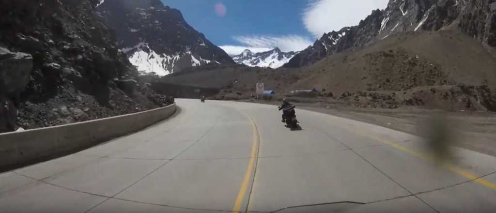 Video: conectando Chile con Mendoza &iexcl;en moto!