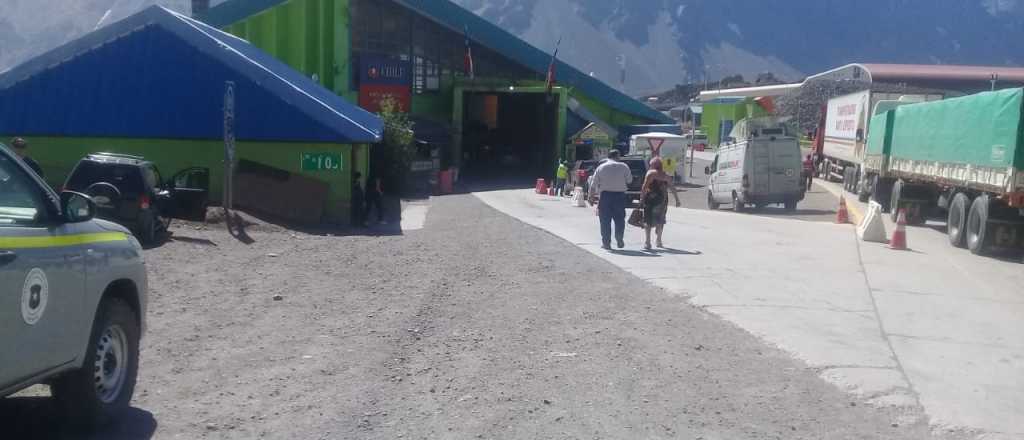 Cay&oacute; 25% el tr&aacute;nsito por pasos internacionales