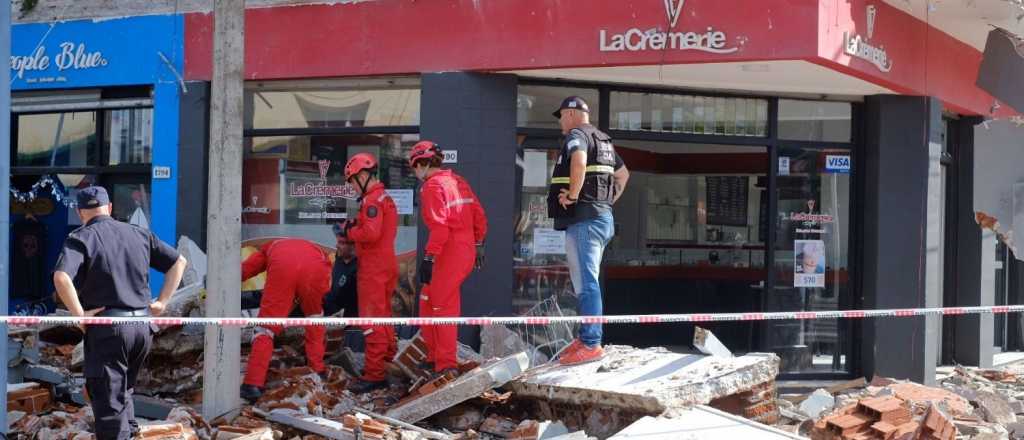 Video: una mujer y su hija murieron al derrumbarse un balc&oacute;n