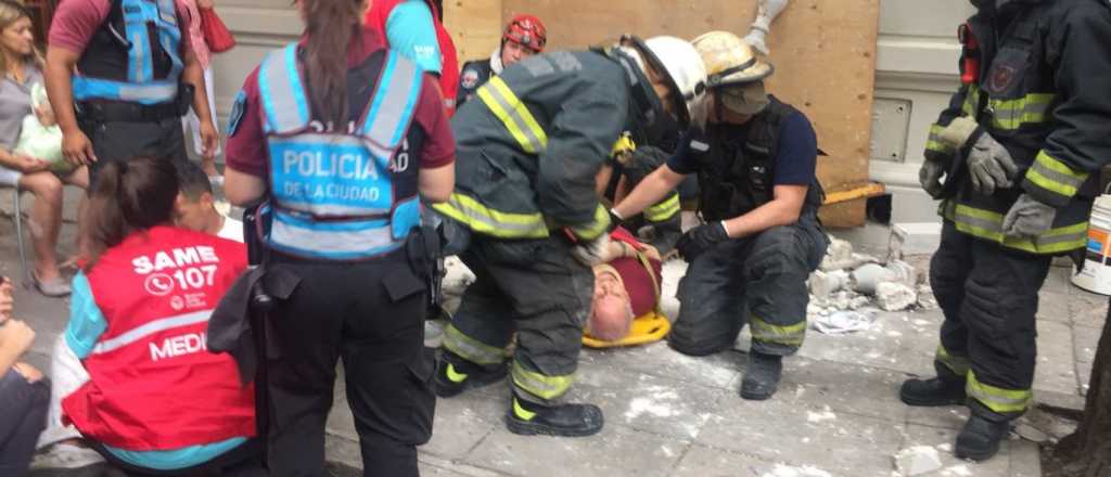 Cayó mampostería de un balcón en Buenos Aires: tres heridos