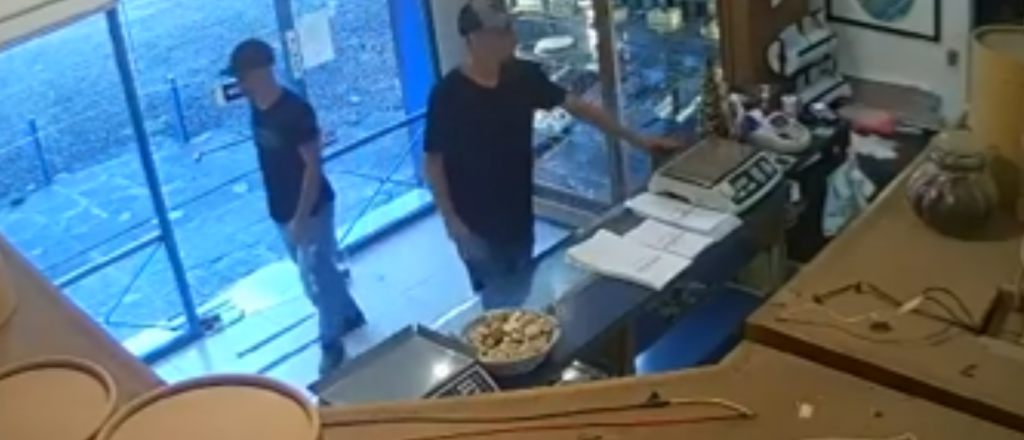 Video: así roban una panadería en 45 segundos