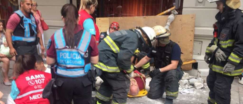 El derrumbe de un balcón en Buenos Aires dejó tres heridos