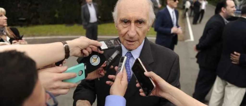 De la Rúa sigue delicado, pero estable