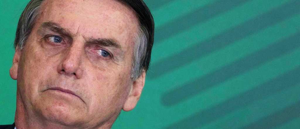 Bolsonaro tiene neumonía y aun no se recupera del apuñalamiento