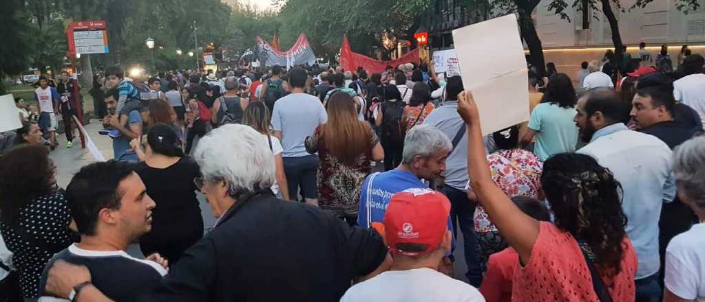 Cuarta marcha contra el MendoTran en la Legislatura en 9 días