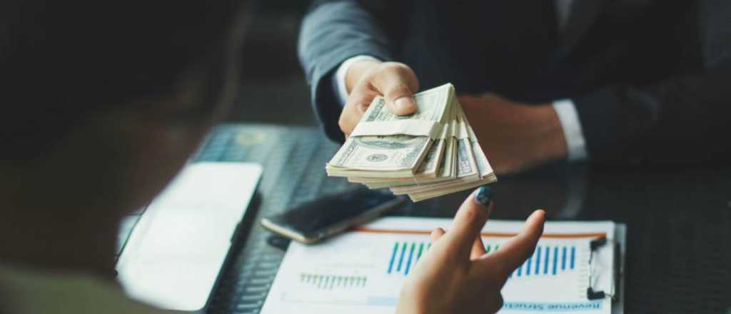 El d&oacute;lar cotiz&oacute; estable y cerr&oacute; a $43,94