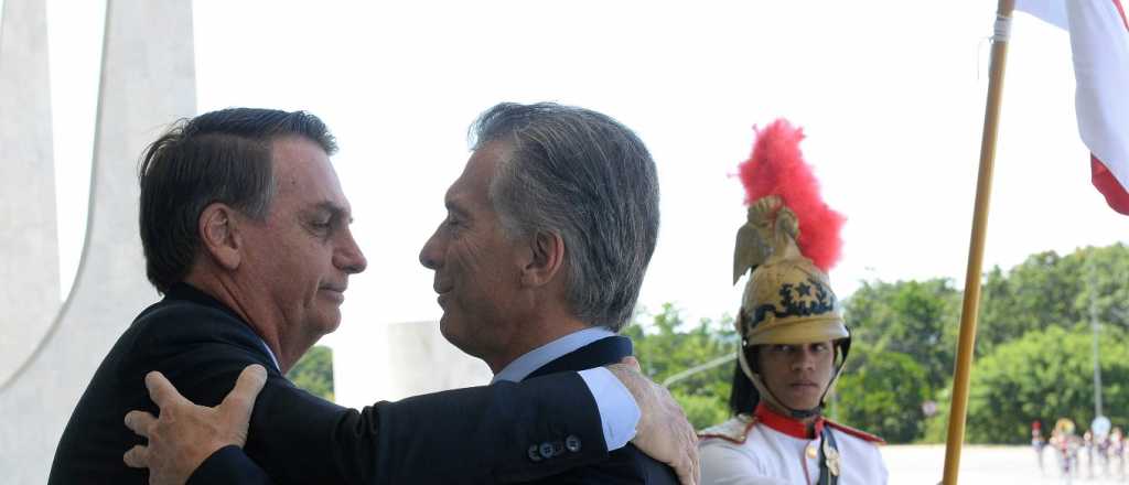 Bolsonaro criticó el aborto en Argentina y puso de ejemplo a Macri