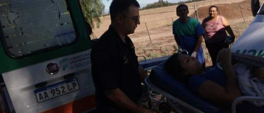 Dos policías ayudaron a una chica a dar a luz a una beba en San Martín 