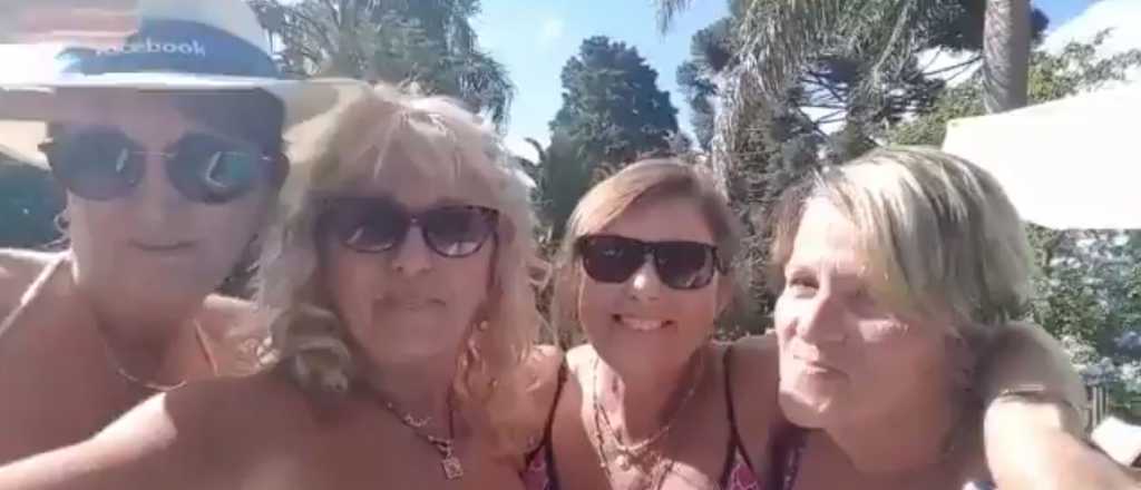 Video: las amigas que querían tomarse una selfie y quedó esto