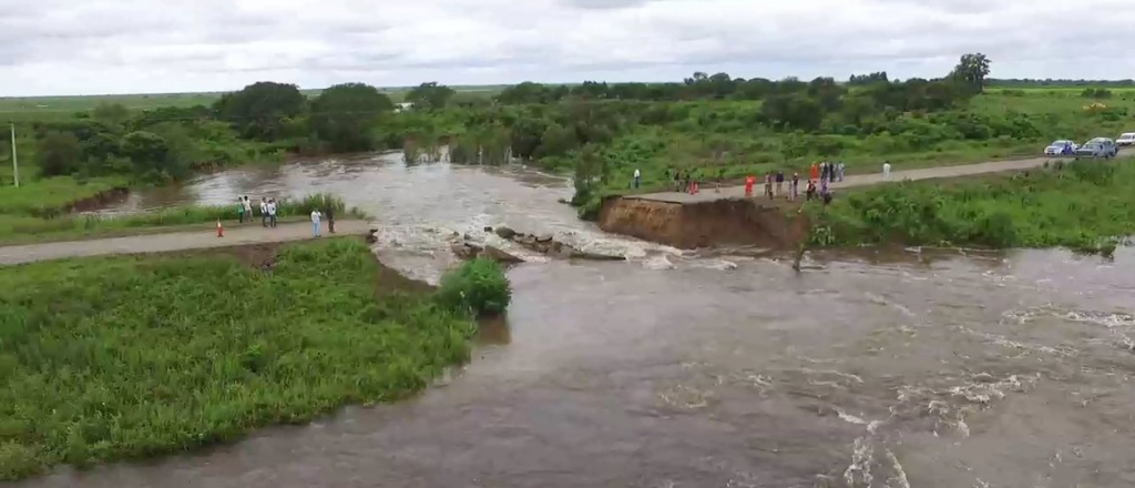 Santa Fe: 500 familias continúan aisladas en campos inundados