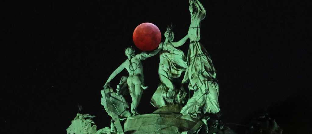 Mirá las mejores fotos de la Superluna de sangre