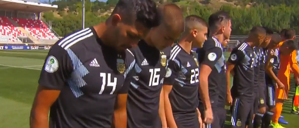 El papelón del sub 20 argentino con el Himno Nacional