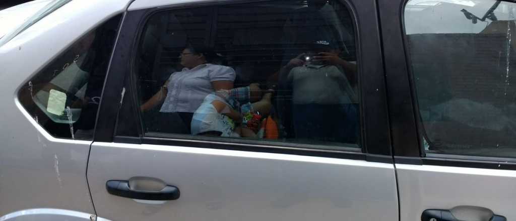 Un hombre dej&oacute; a su hijo de 10 a&ntilde;os durmiendo en el auto para ir al casino