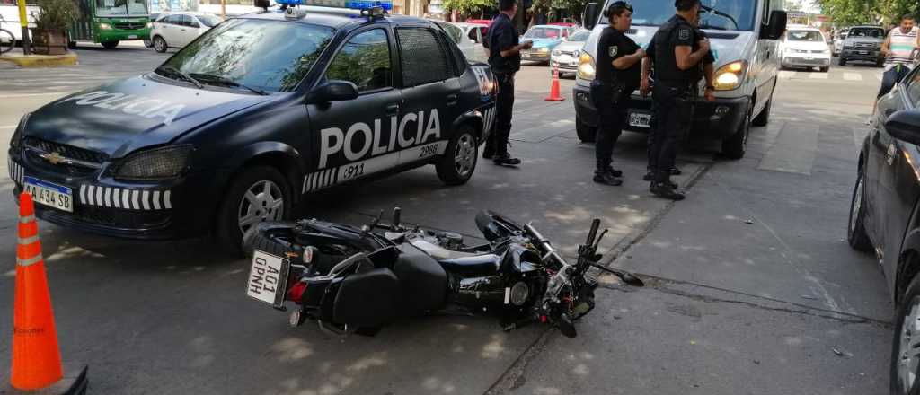 Espectacular accidente en pleno centro de Mendoza