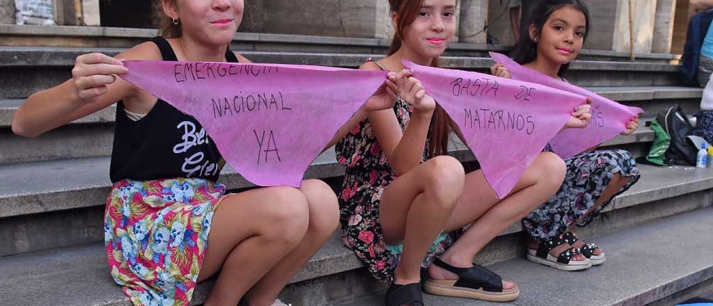 Rosarinas hicieron una ronda de antorchas contra la violencia de género