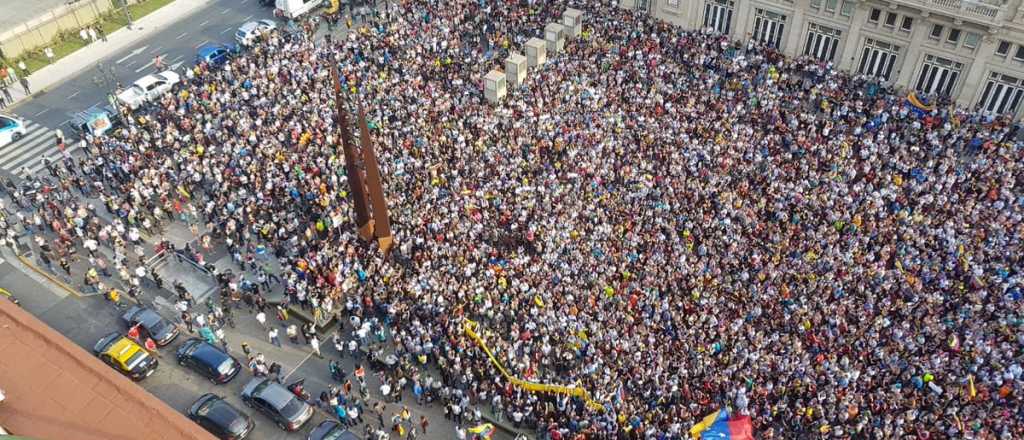 Venezolanos en Argentina salieron a apoyar a Guaidó