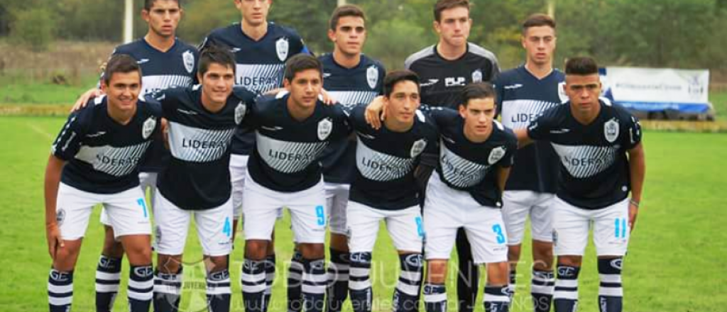 Video: el gesto de un futbolista mendocino que conmueve al país