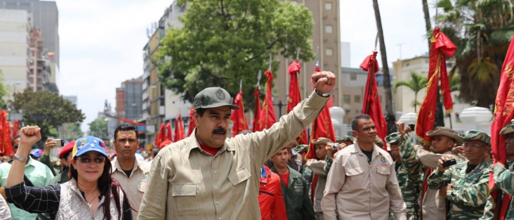 Maduro busca reforzar el ejército con milicias populares