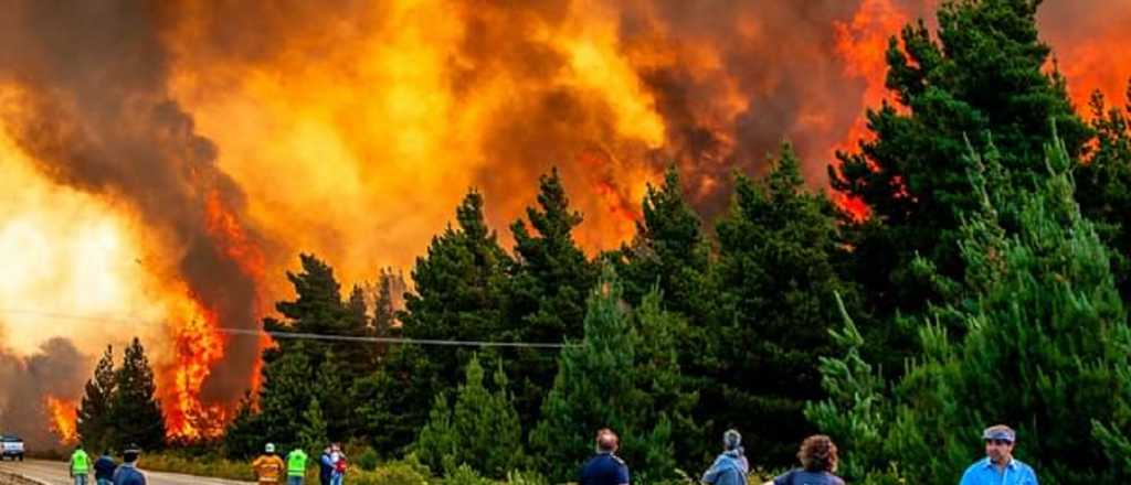 Graves incendios forestales en Lago Puelo y Epuyén