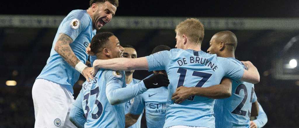 Manchester City ganó por "adelantado" llegó a la cima de la Premier League